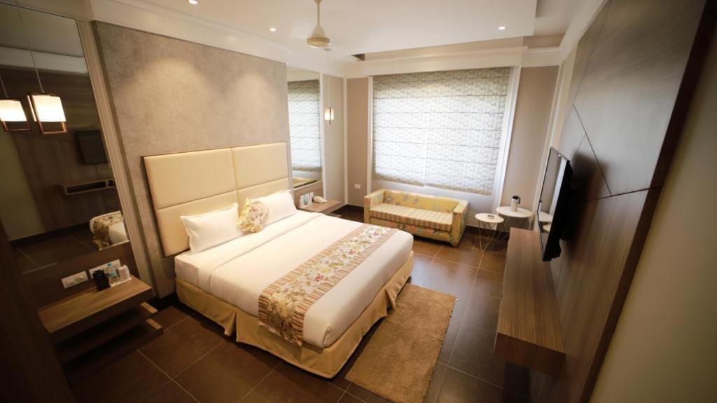 The Grand Village Moradabad Esterno foto