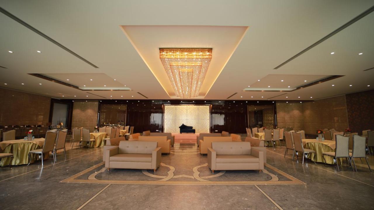 The Grand Village Moradabad Esterno foto
