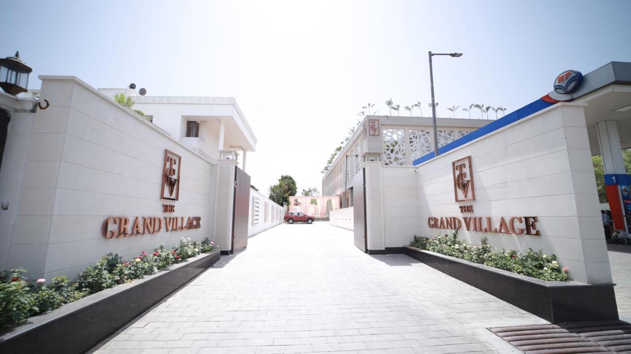 The Grand Village Moradabad Esterno foto